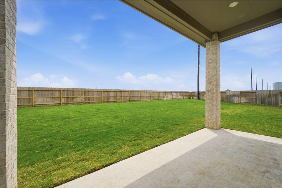 Exterior details and patio area of a home in Creekhaven, Arcola (Image 2).