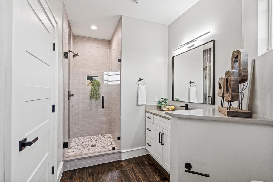 Primary Bathroom En-Suite Primary Bathroom En-Suite