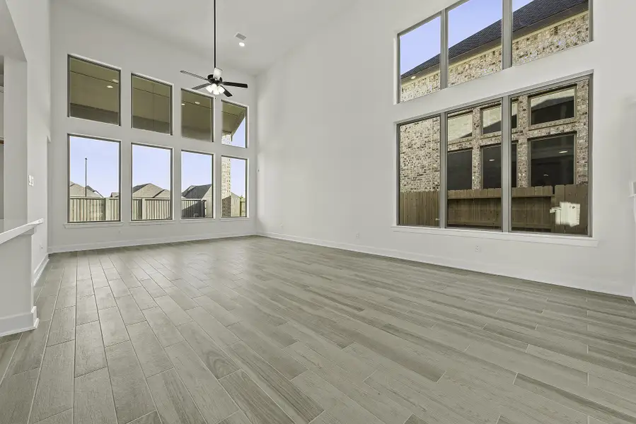 Spacious, unfurnished interior of a new home in COLTON™ - 45', Todd Mission (Image 20).