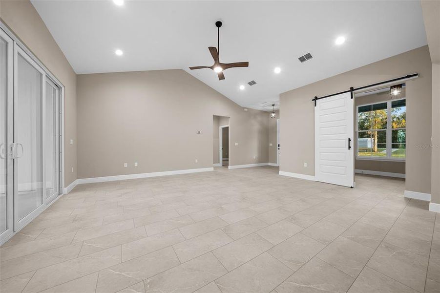 Spacious, unfurnished interior of a new home in , Ocala (Image 22).
