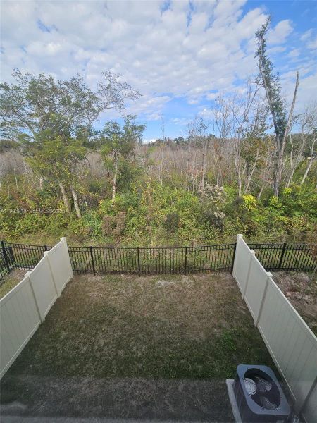 Exterior details and patio area of a home in , Orlando (Image 16).