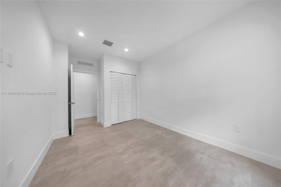 Spacious, unfurnished interior of a new home in , Miami (Image 25).