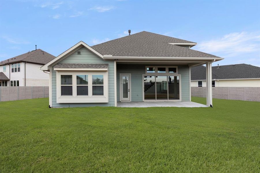 26. 3101 Hoyle - Back