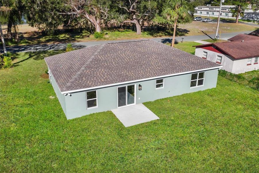 Exterior details and patio area of a home in , Leesburg (Image 4).