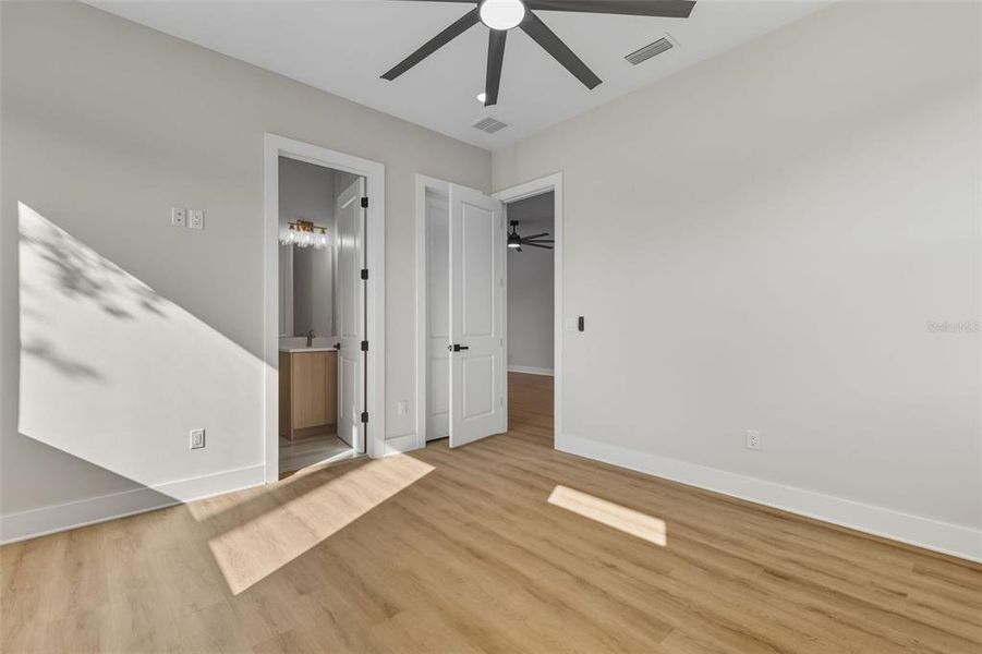 Spacious, unfurnished interior of a new home in , Tampa (Image 21).