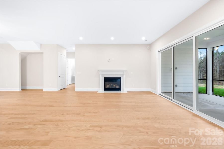 Spacious, unfurnished interior of a new home in Coventry Glen, Huntersville (Image 31).