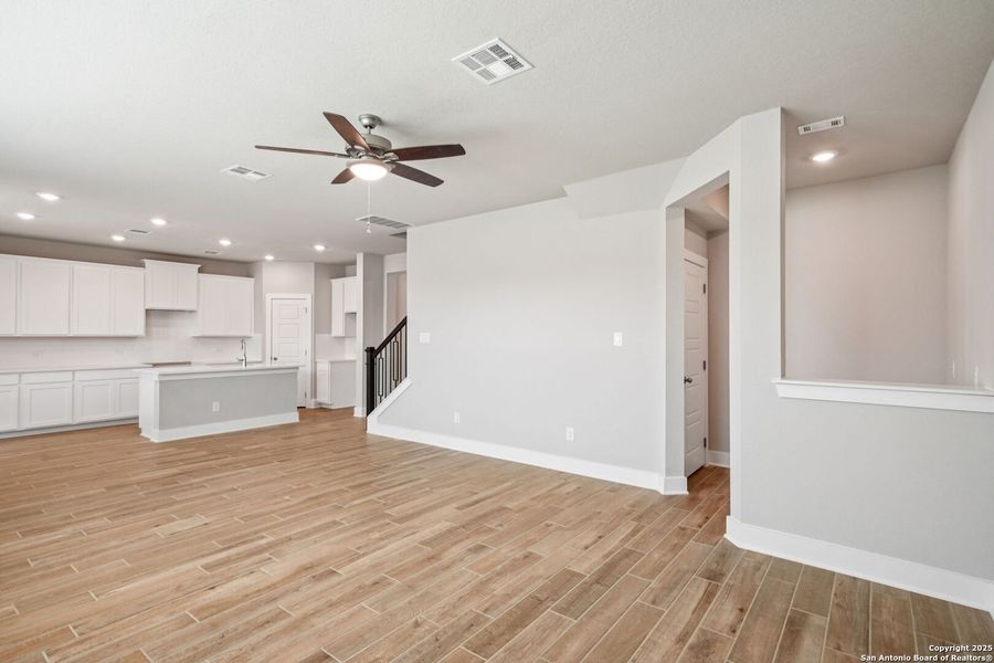 Spacious, unfurnished interior of a new home in Comanche Ridge, San Antonio (Image 30). Spacious, unfurnished interior of a new home in Comanche Ridge, San Antonio (Image 30).