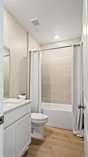 Furnished interior view inside a new home in Wellness Ridge, Clermont (Image 20). Furnished interior view inside a new home in Wellness Ridge, Clermont (Image 20).