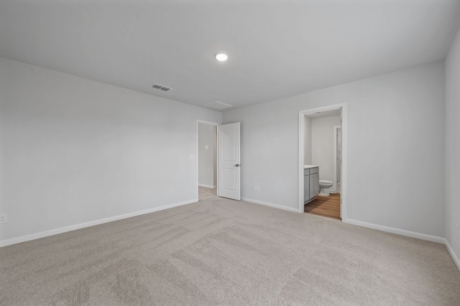 Spacious, unfurnished interior of a new home in Grand Arbor, Blythewood (Image 22).