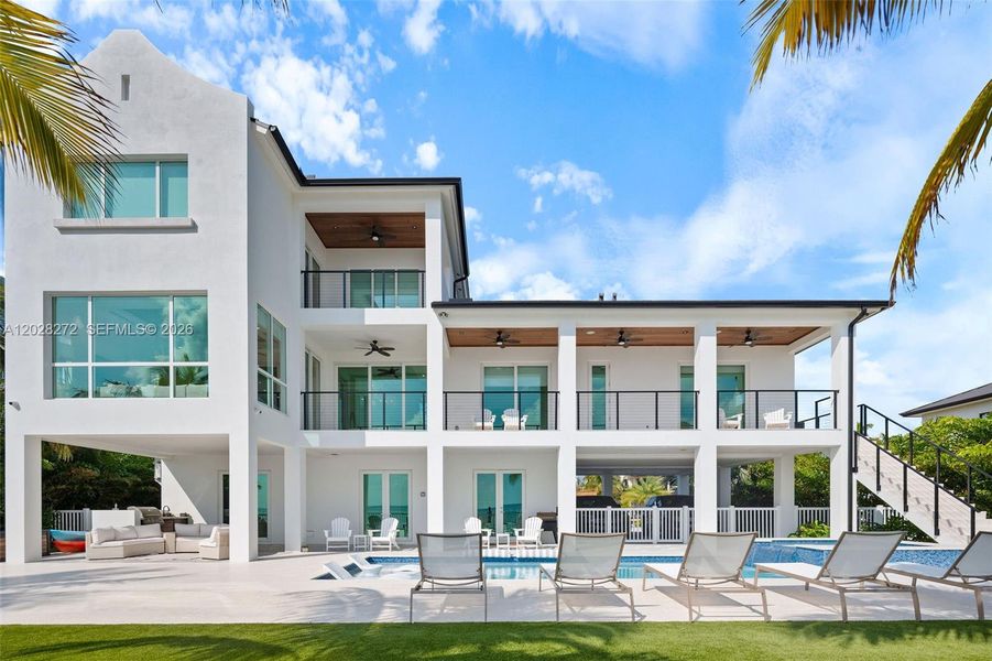 Condo located in Marathon, FL showcasing its design and architecture (Image 5).