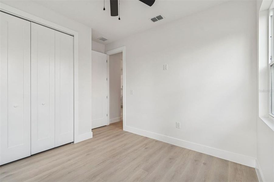 Spacious, unfurnished interior of a new home in , Tampa (Image 61).