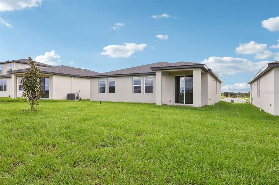 Exterior details and patio area of a home in Hamilton Bluff - Signature Series, Lake Hamilton (Image 20).