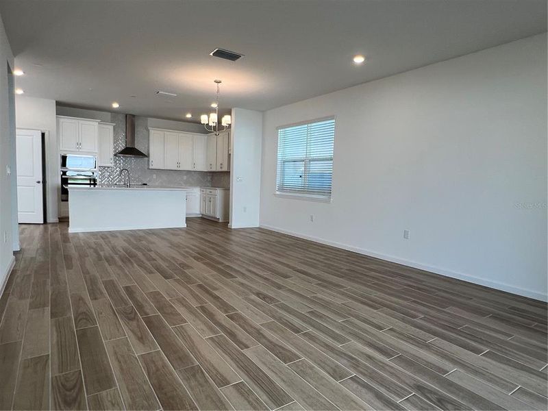 Spacious, unfurnished interior of a new home in Hills of Minneola, Minneola (Image 11).