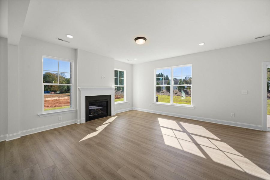 Spacious, unfurnished interior of a new home in Pisgah Park, Kernersville (Image 24).