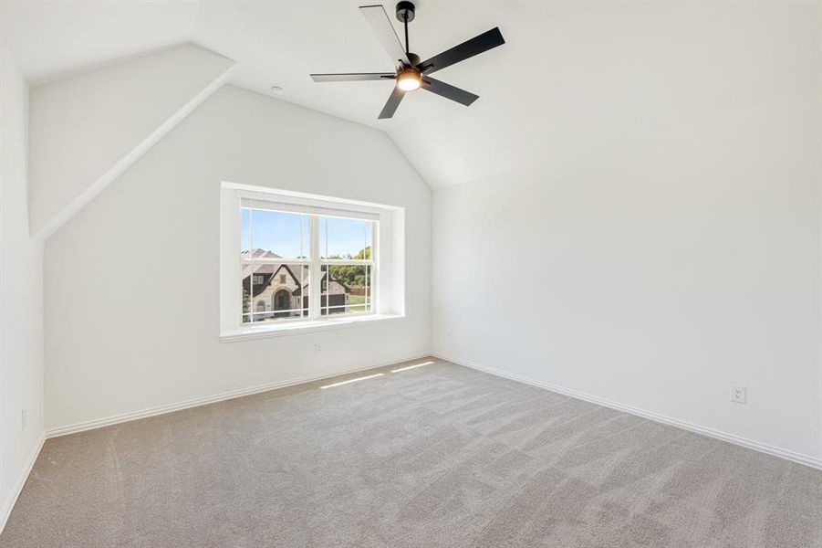 Spacious, unfurnished interior of a new home in Eagle Glen 50, Alvarado (Image 32).