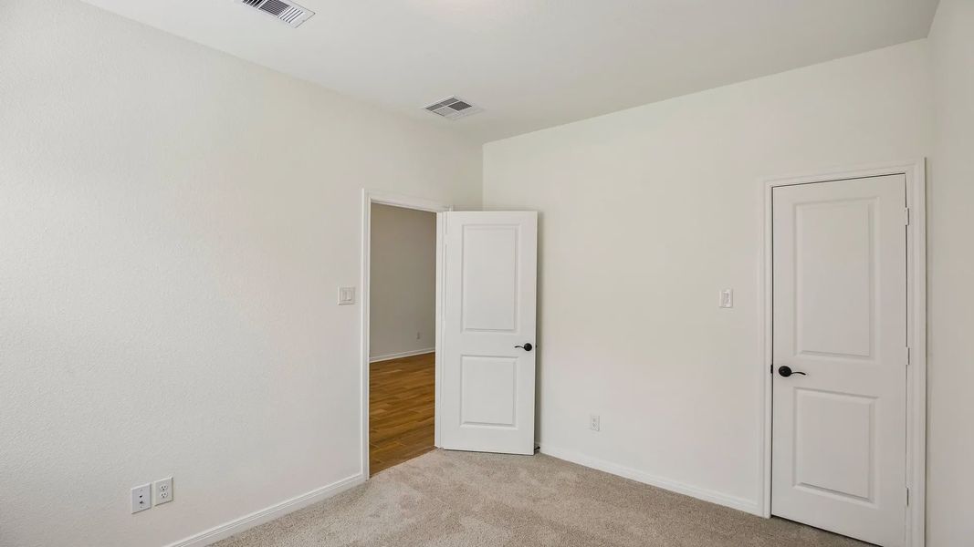 Spacious, unfurnished interior of a new home in Woodforest, Montgomery (Image 30).