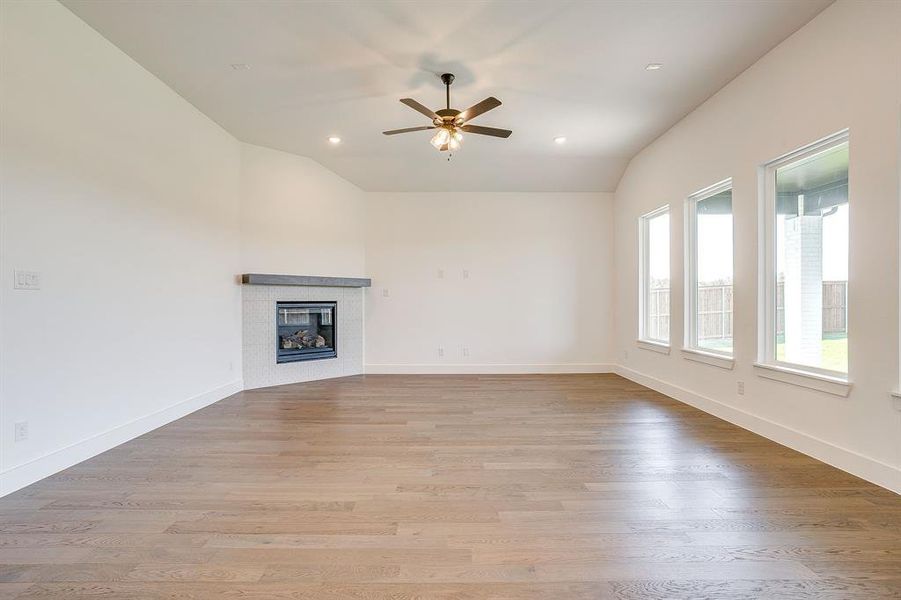 Spacious, unfurnished interior of a new home in Pecan Grove, Burleson (Image 37).