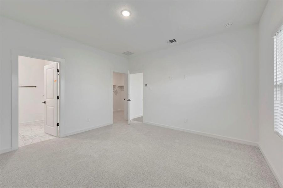 Spacious, unfurnished interior of a new home in Aspire at Reunion, Newark (Image 20).