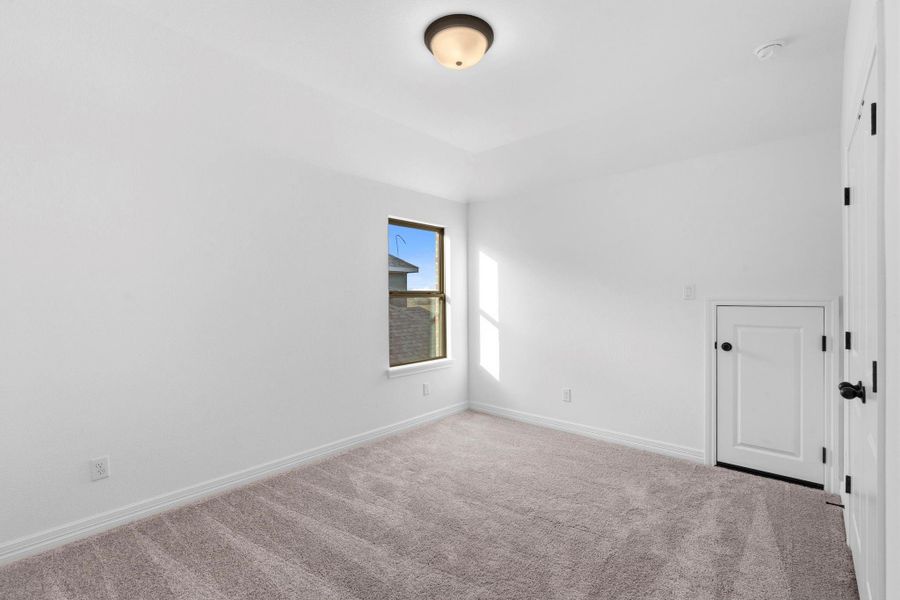 Spacious, unfurnished interior of a new home in Brookewater, Rosenberg (Image 22).