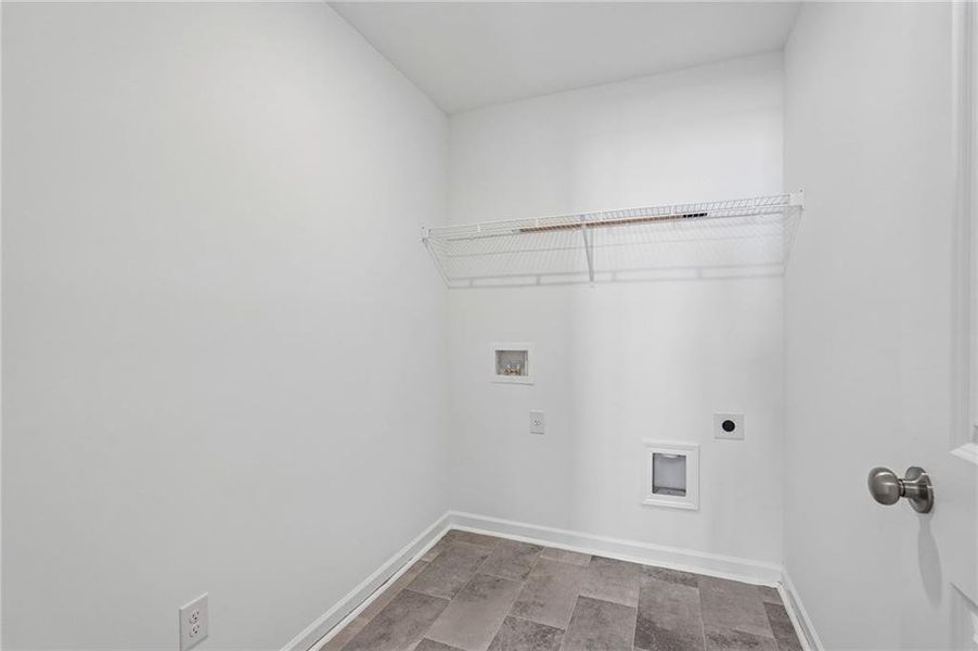 Spacious, unfurnished interior of a new home in Heritage River, Euharlee (Image 42). Spacious, unfurnished interior of a new home in Heritage River, Euharlee (Image 42).