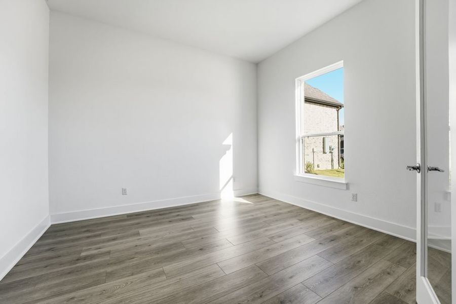 Spacious, unfurnished interior of a new home in Santa Rita Ranch, Liberty Hill (Image 21).