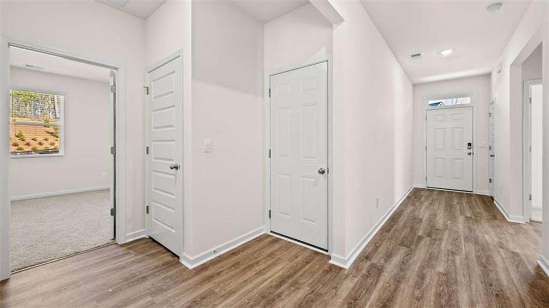 Spacious, unfurnished interior of a new home in Poplar Preserve, Newnan (Image 13).