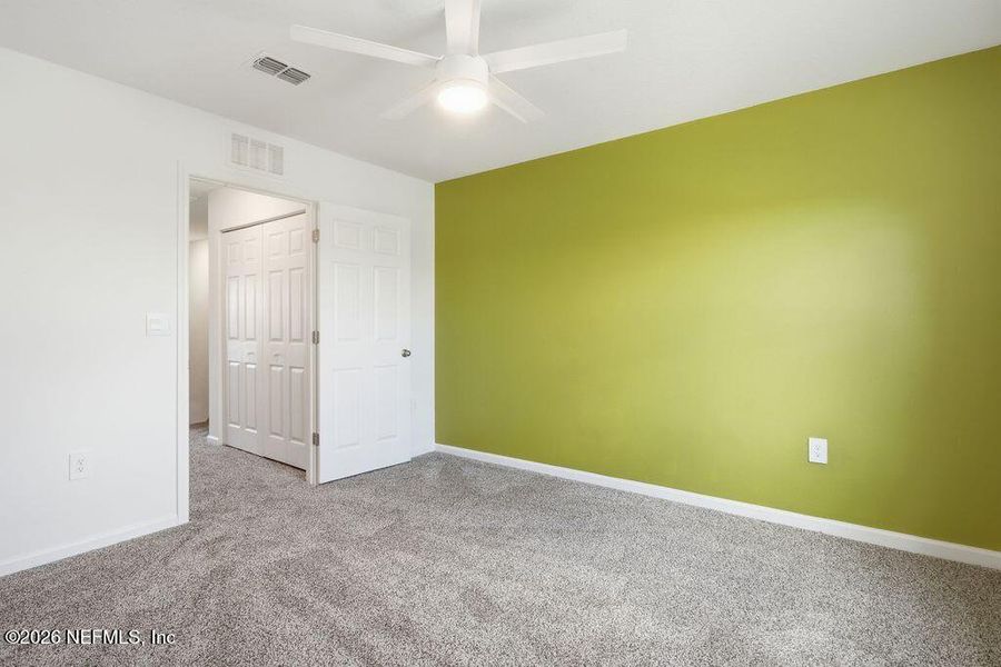Spacious, unfurnished interior of a new home in , Middleburg (Image 12).