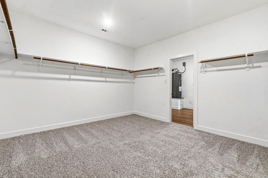 Spacious, unfurnished interior of a new home in , Centerville (Image 30).