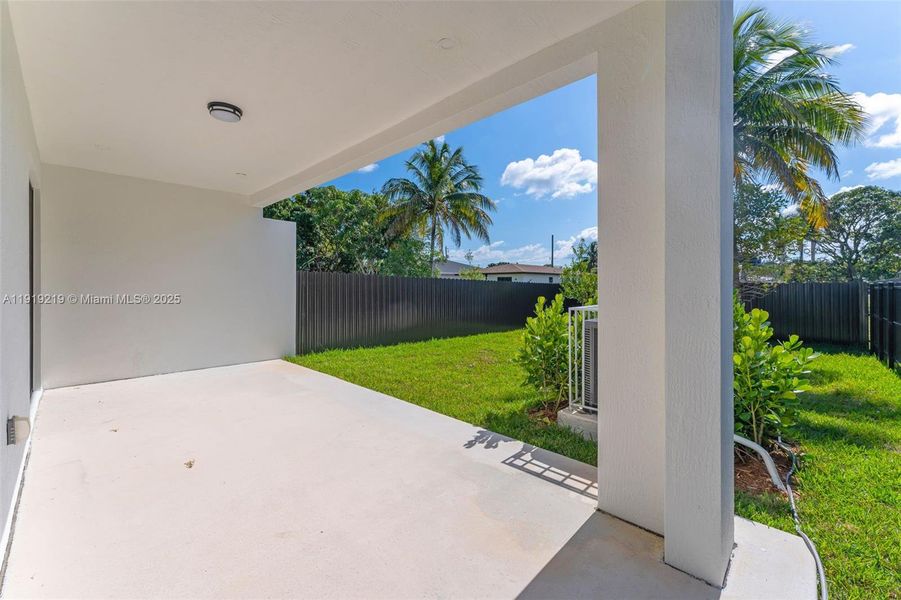 Exterior details and patio area of a home in , Miami (Image 16).