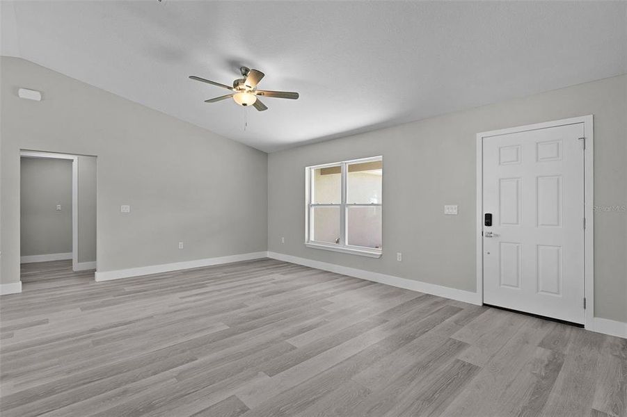 Spacious, unfurnished interior of a new home in , Ocklawaha (Image 15).