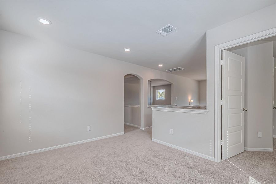 Spacious, unfurnished interior of a new home in Sunterra, Katy (Image 23). Spacious, unfurnished interior of a new home in Sunterra, Katy (Image 23).