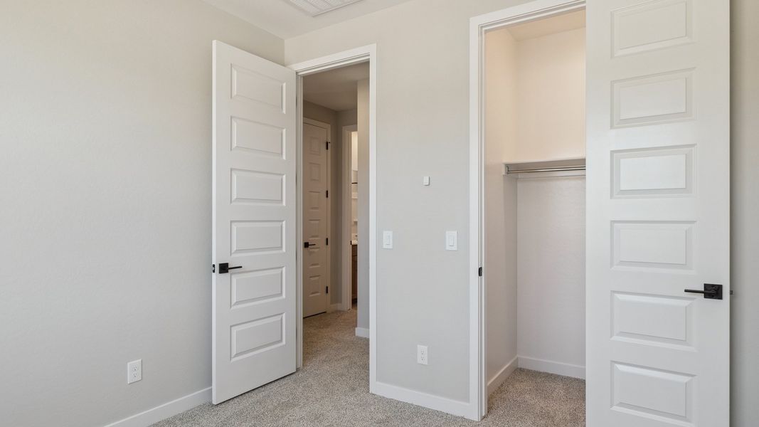 Spacious, unfurnished interior of a new home in Upper Canyon, Phoenix (Image 35).
