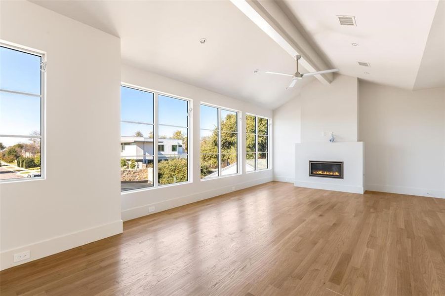 Spacious, unfurnished interior of a new home in , Dallas (Image 23). Spacious, unfurnished interior of a new home in , Dallas (Image 23).