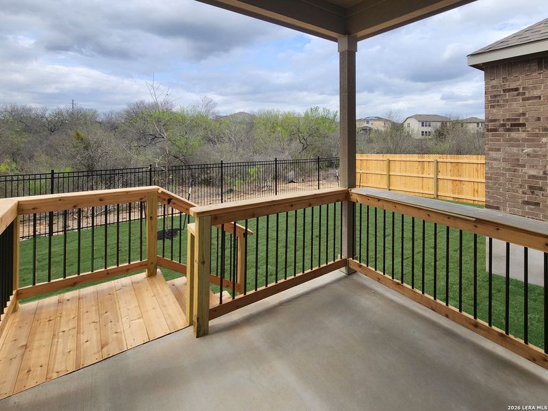 Exterior details and patio area of a home in Arcadia Ridge, San Antonio (Image 20).
