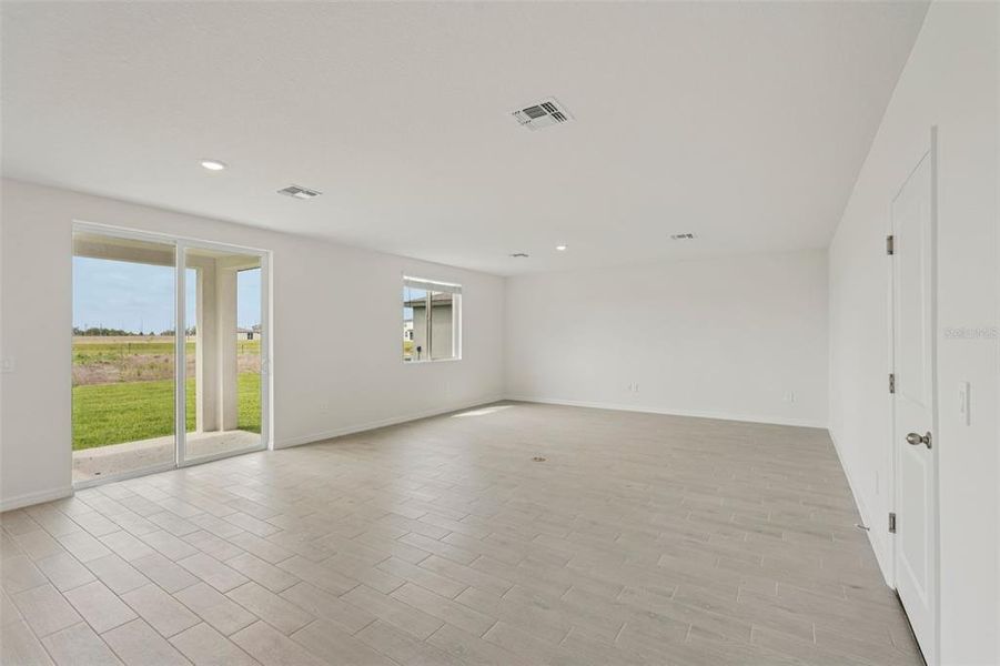 Spacious, unfurnished interior of a new home in Oakfield Trails - Classic Series, Parrish (Image 38). Spacious, unfurnished interior of a new home in Oakfield Trails - Classic Series, Parrish (Image 38).