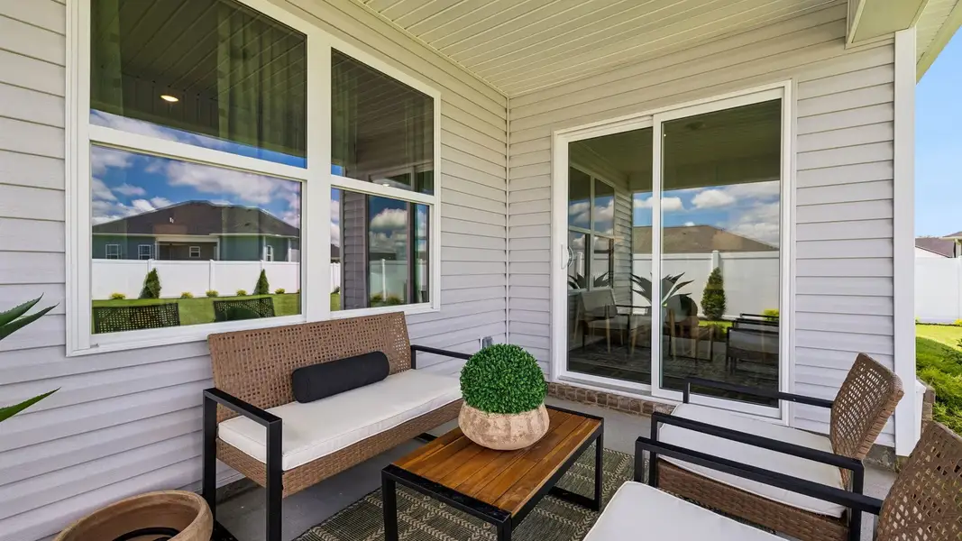 Representative exterior details of a home built from the Aria by D.R. Horton in CDJ Farms, Portland (Image 24).
