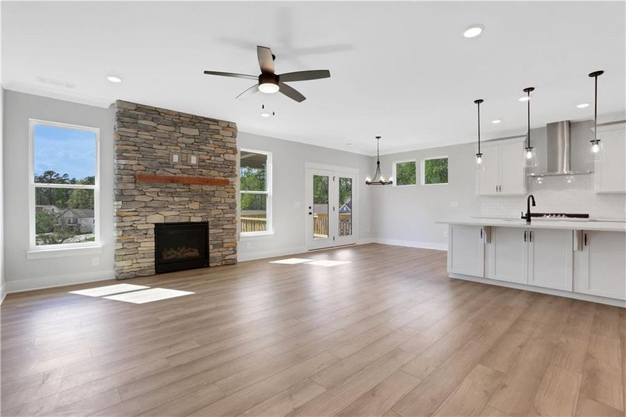 Spacious, unfurnished interior of a new home in Cambridge, Flowery Branch (Image 37).