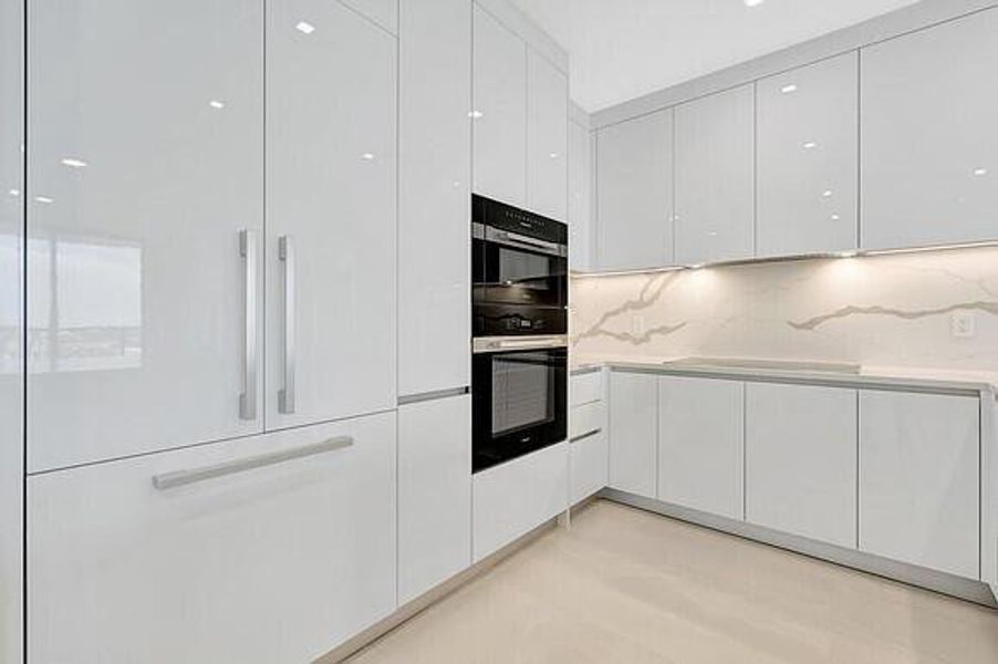 Nautilus 2105 Kitchen 3