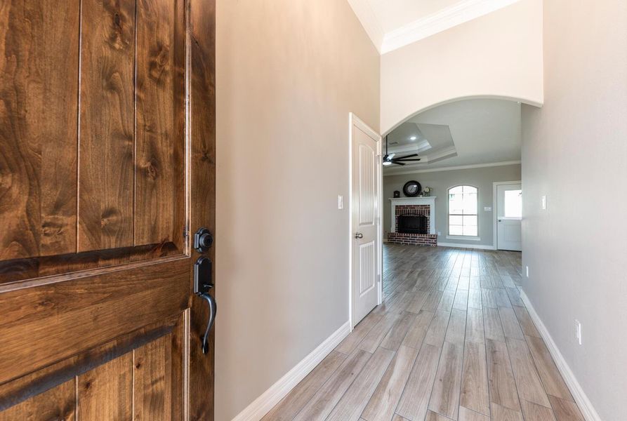 Spacious, unfurnished interior of a new home in , Beaumont (Image 31).