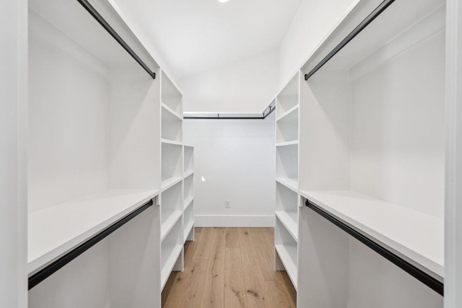 Spacious, unfurnished interior of a new home in , Charleston (Image 82).