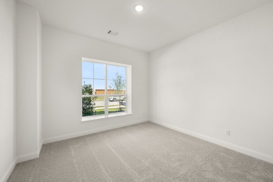 Spacious, unfurnished interior of a new home in Myrtle Creek, Waxahachie (Image 24). Spacious, unfurnished interior of a new home in Myrtle Creek, Waxahachie (Image 24).