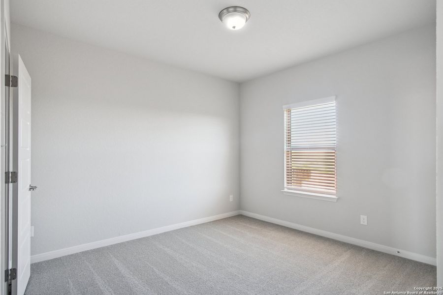 Spacious, unfurnished interior of a new home in Magnolia Village North, San Antonio (Image 39).