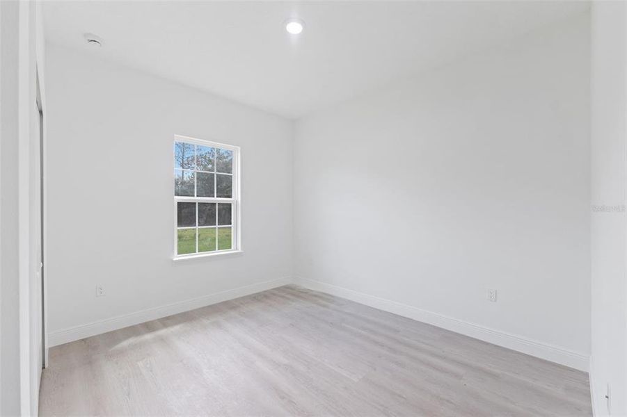 Spacious, unfurnished interior of a new home in , Ocala (Image 28).