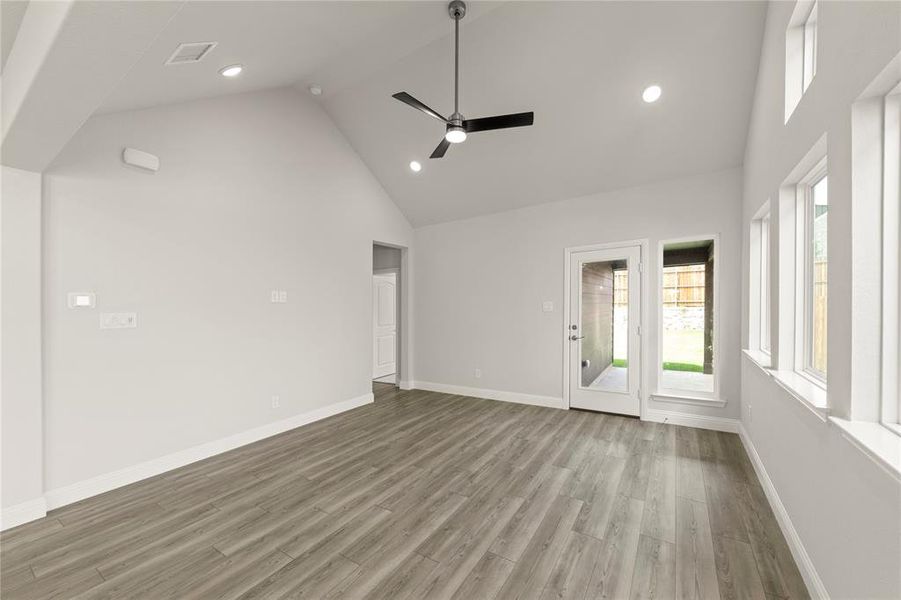 10_1640 Meadow Crest, Aubrey