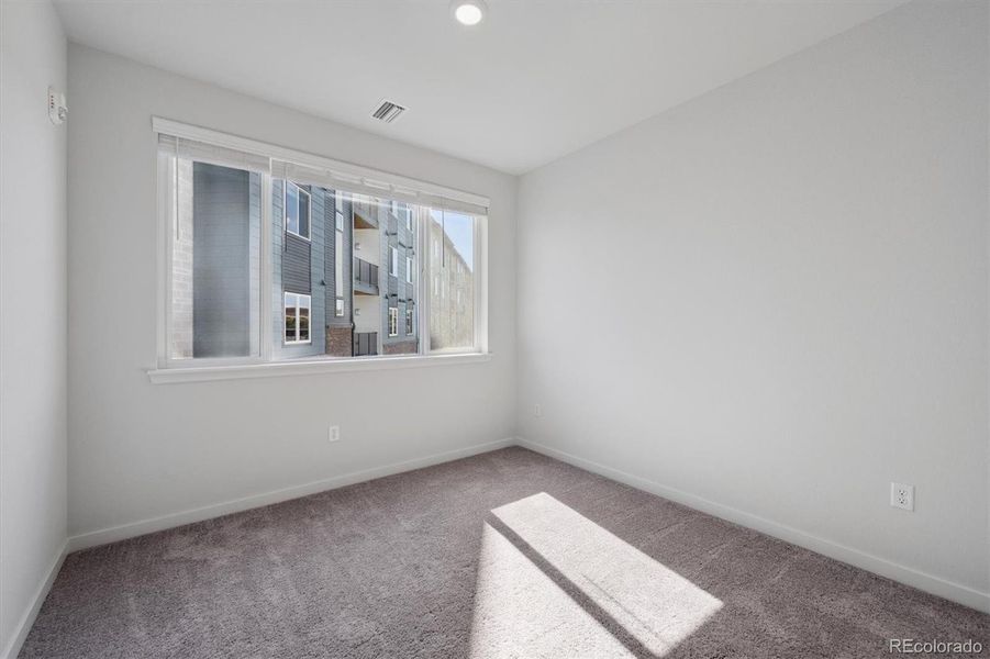 Spacious, unfurnished interior of a new home in Condo Collection at Grand Vue at Interlocken, Broomfield (Image 13).