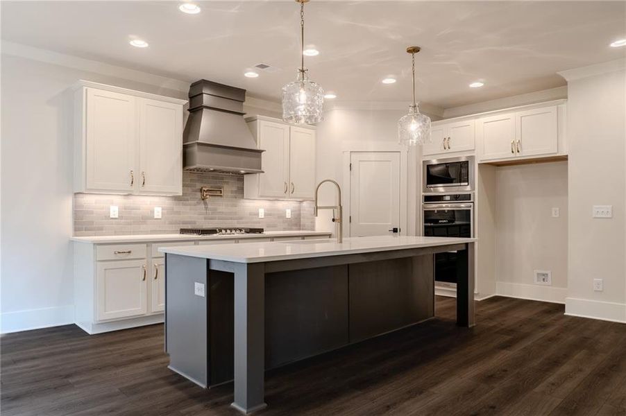 Furnished interior view inside a new home in Riverwalk, Monroe (Image 9).