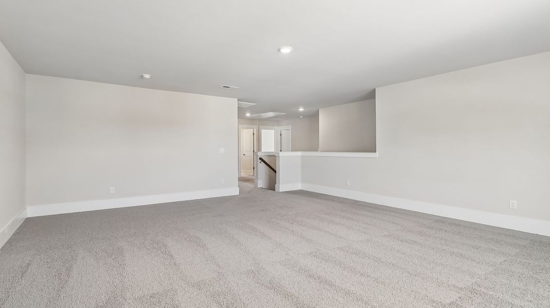 Spacious, unfurnished interior of a new home in Shell Pointe, Gilbert (Image 25).