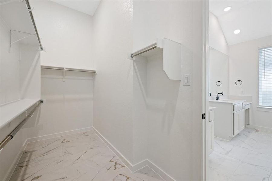 Spacious, unfurnished interior of a new home in Gateway Village - The Reserve: 45ft. lots, Denison (Image 13).