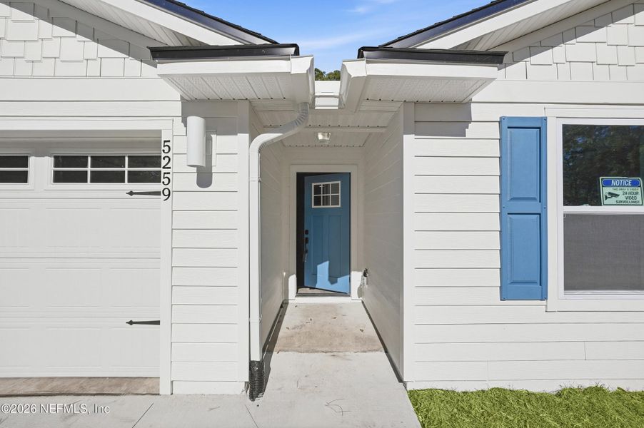 Exterior details and patio area of a home in , Jacksonville (Image 3).