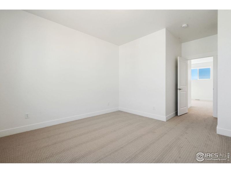 Spacious, unfurnished interior of a new home in Prairie Song, Windsor (Image 35).